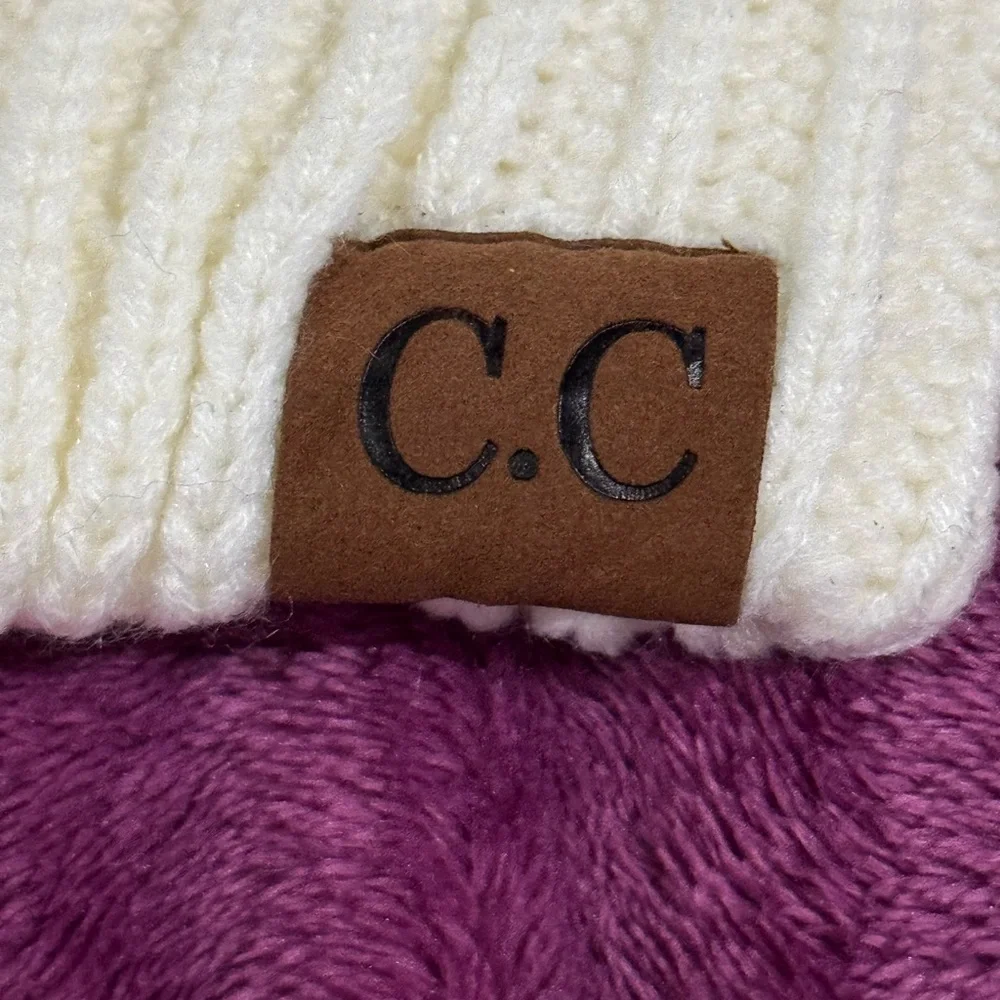 CC messy bun or ponytail Beanie! New in package! Cream! Classic cable kn…
